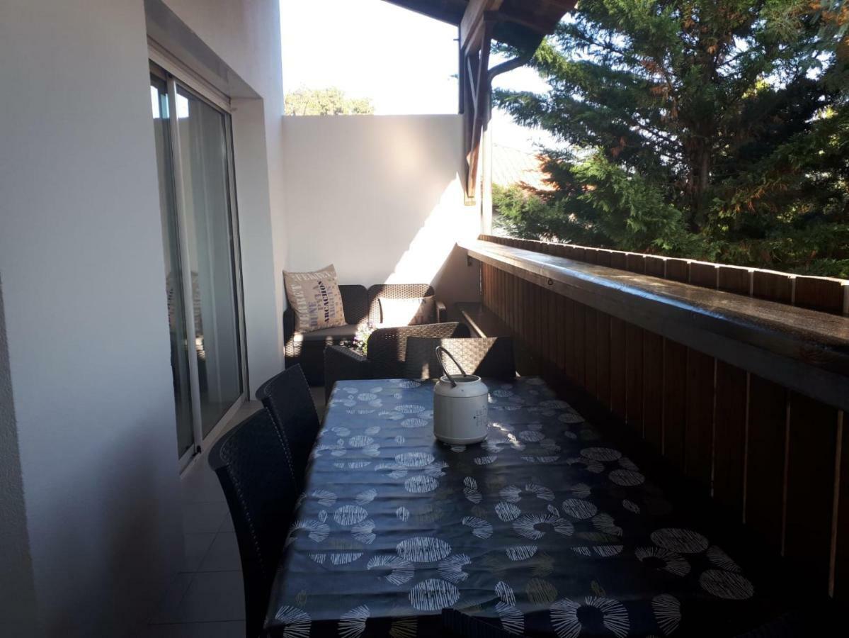 Appartement Cosy - Les Ecureuils Ares Ngoại thất bức ảnh